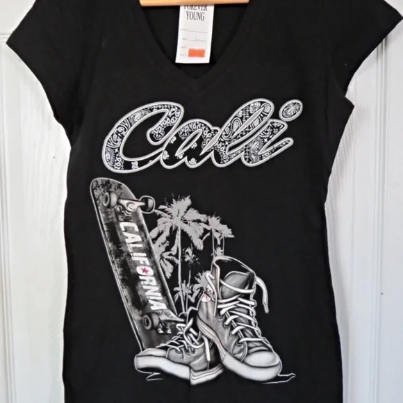 3 Cute T-Shirts NWT's - Picture 3 of 9